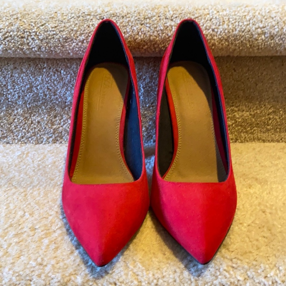 Red heels size 9 (wide width)